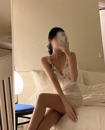Hannah — photo 3 of 7