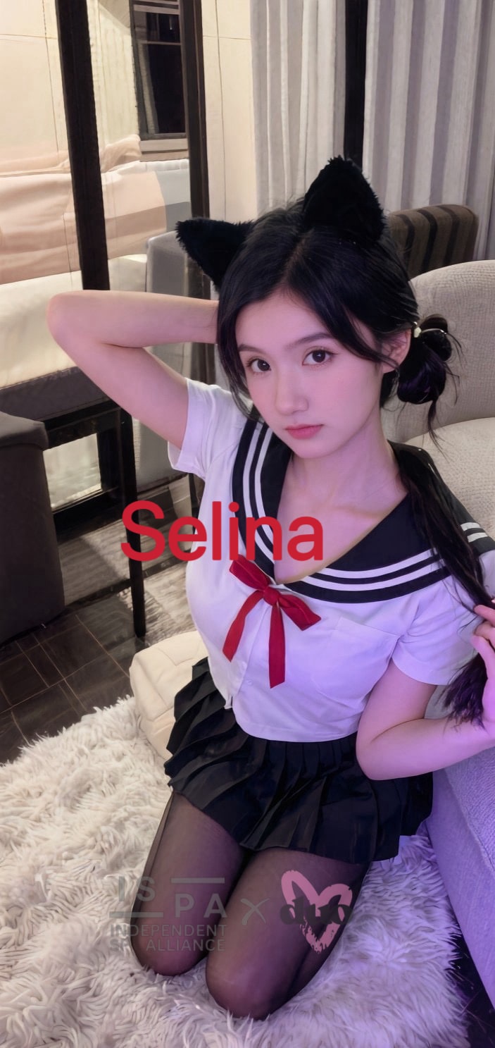 selina — photo 3 of 3