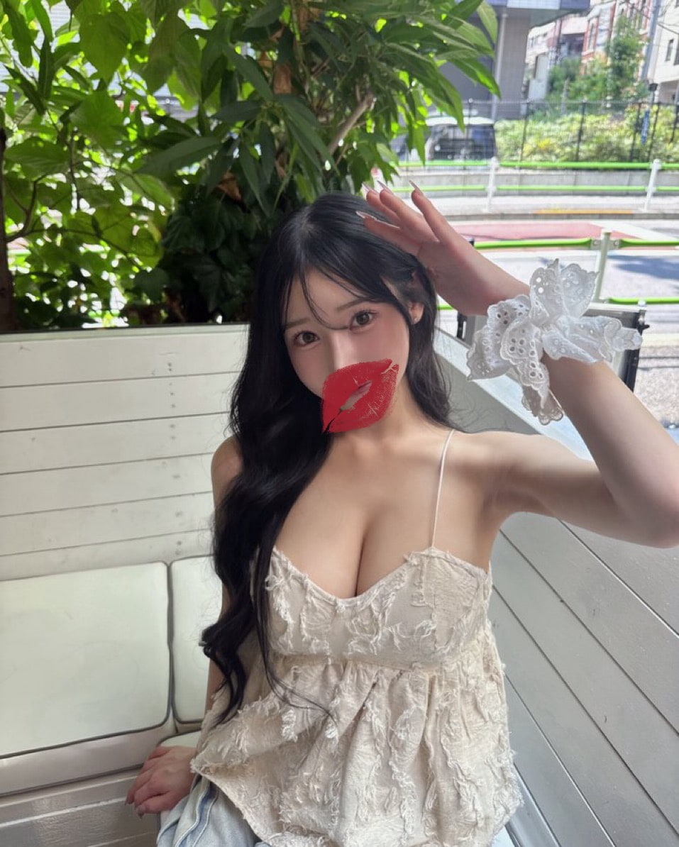 Karina — photo 3 of 8