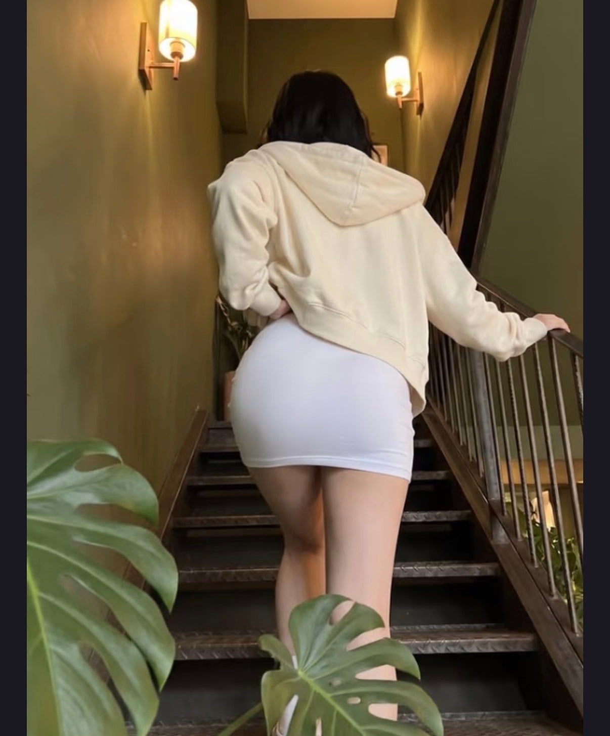 Jenni — photo 3 of 4