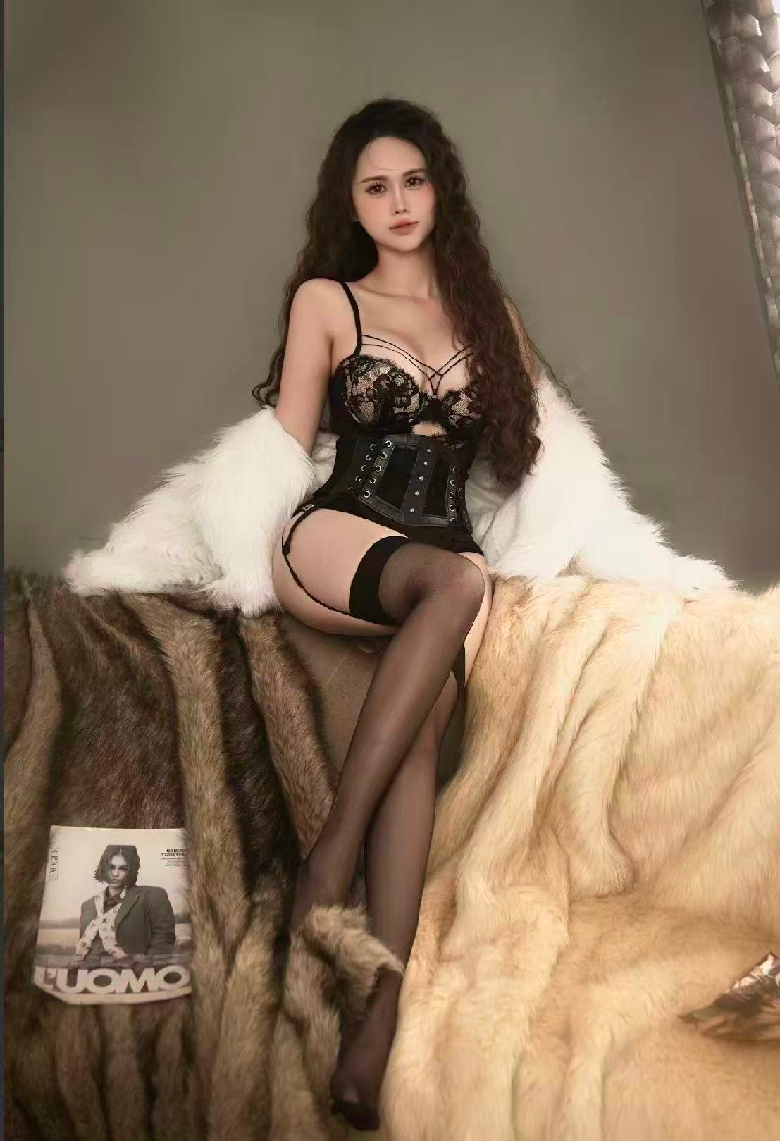 Lucie — photo 3 of 3