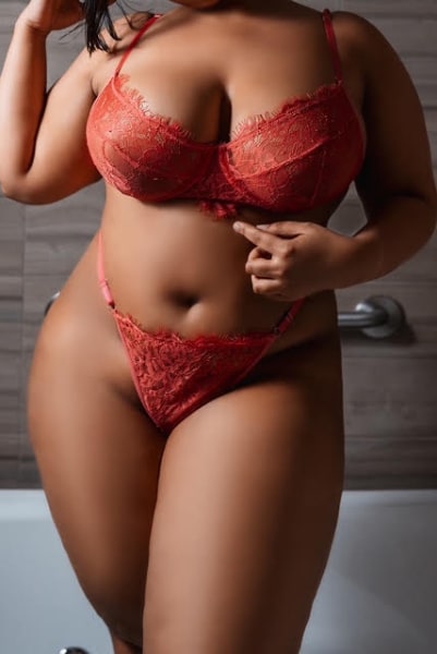 Siya at Seduction Spa