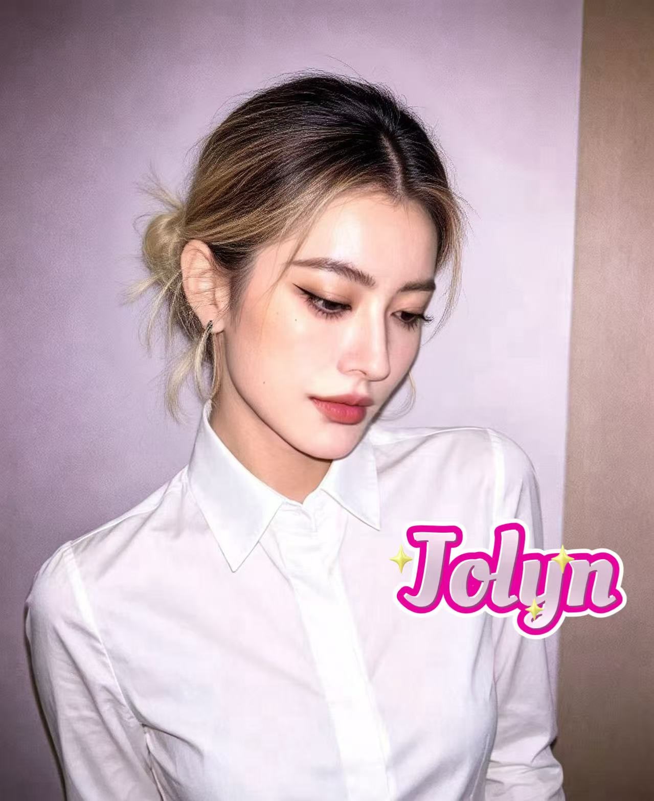 Jolyn — photo 3 of 3