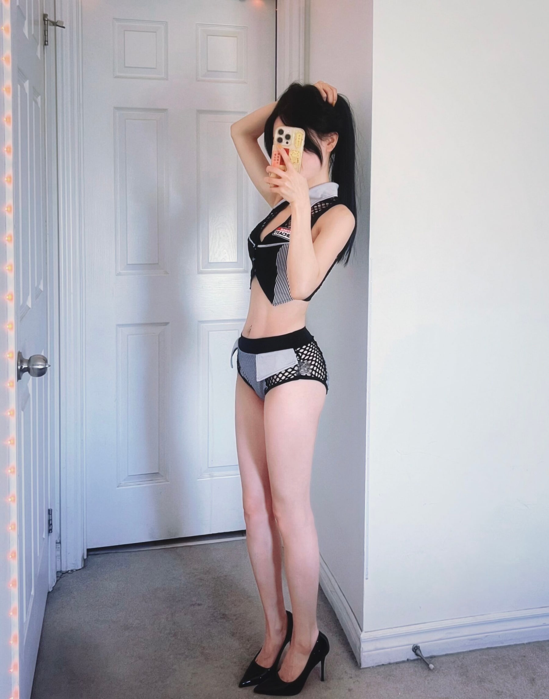 Elisa — photo 3 of 4