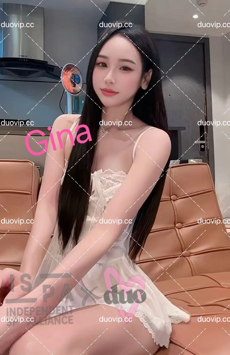 Gina — photo 2 of 3
