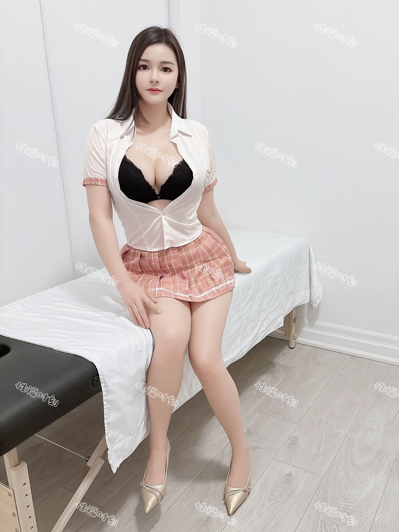 Fiona — photo 4 of 4