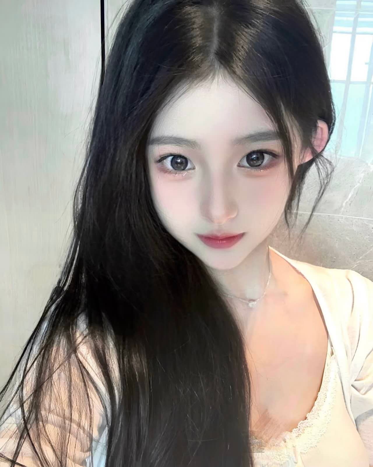 Lily profile photo