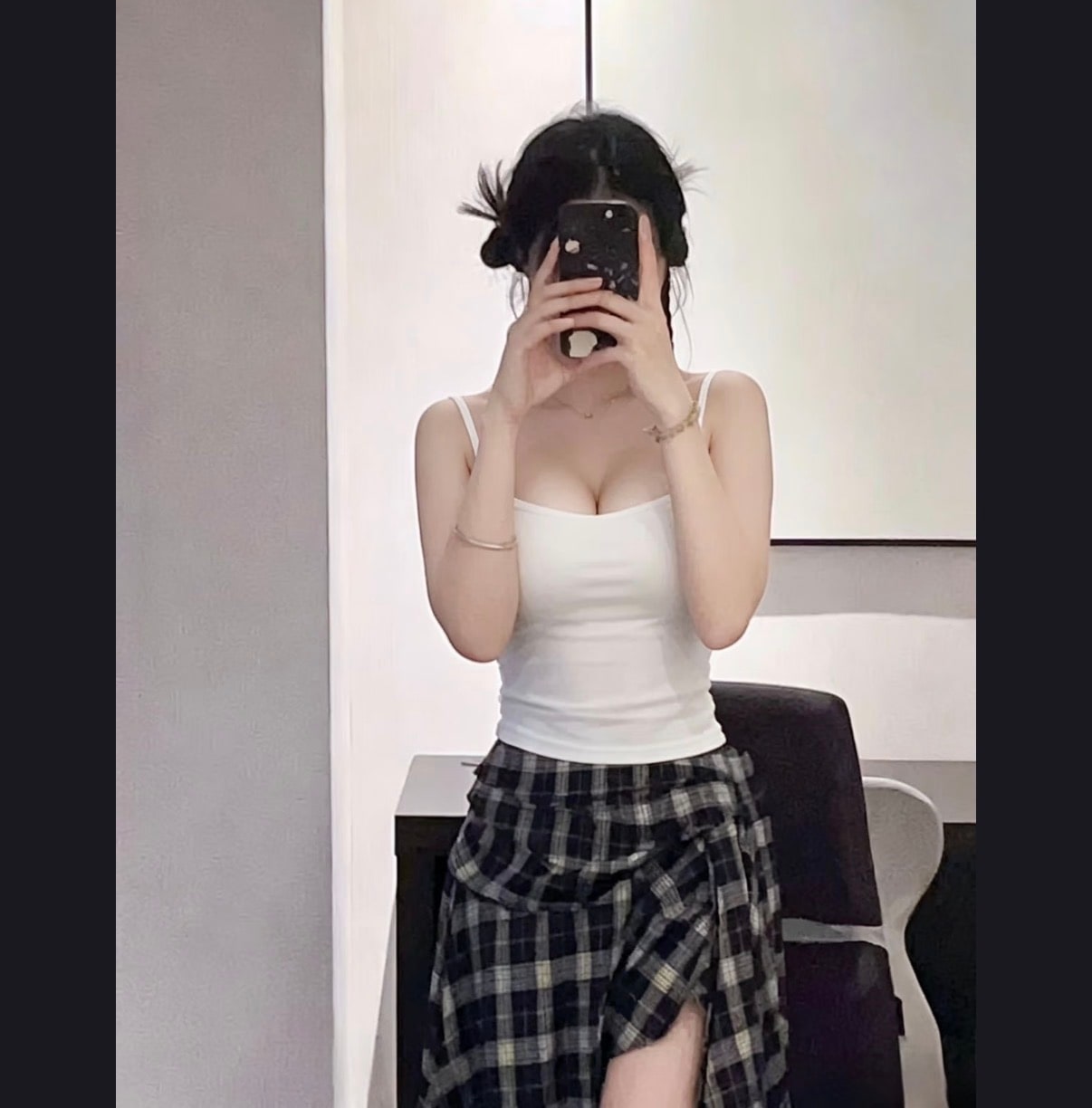 Mina — photo 2 of 15