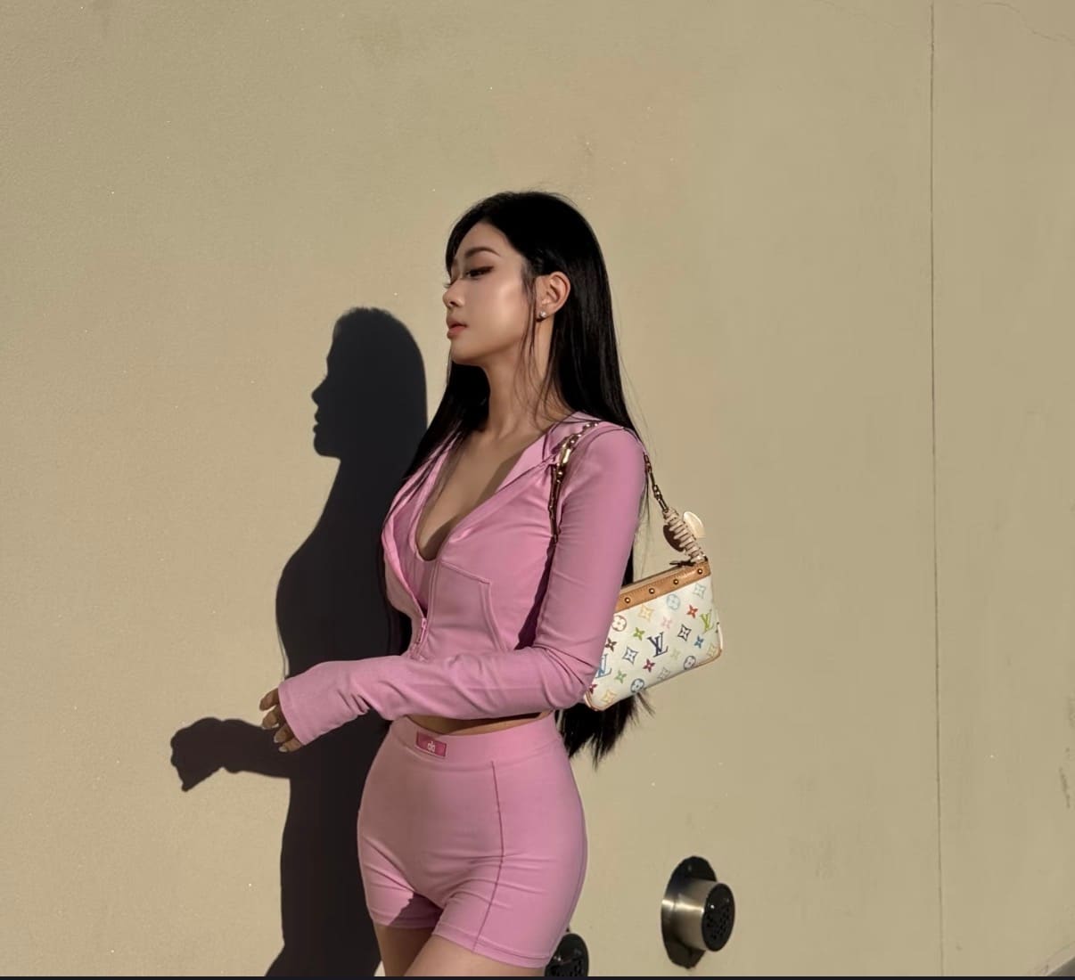 Nana — photo 4 of 4