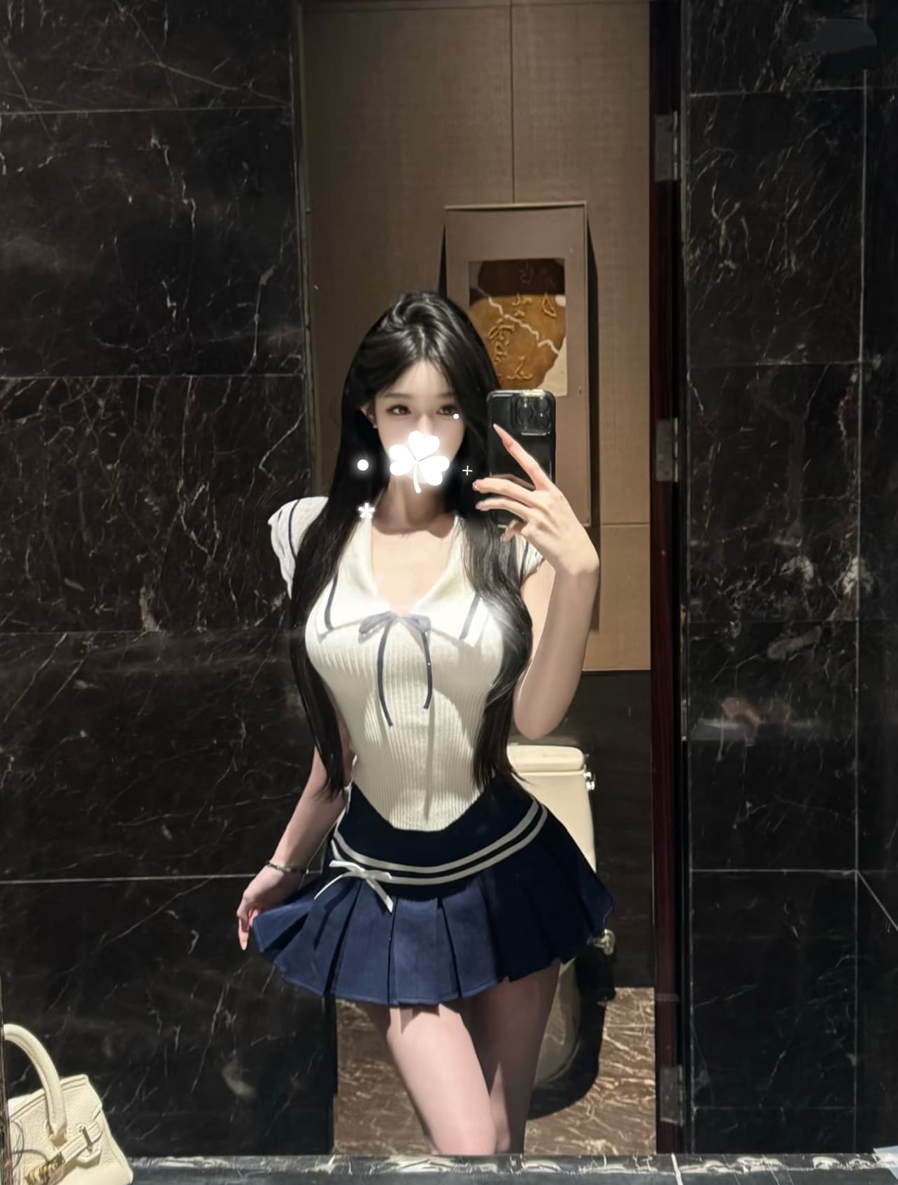 Kim — photo 2 of 2