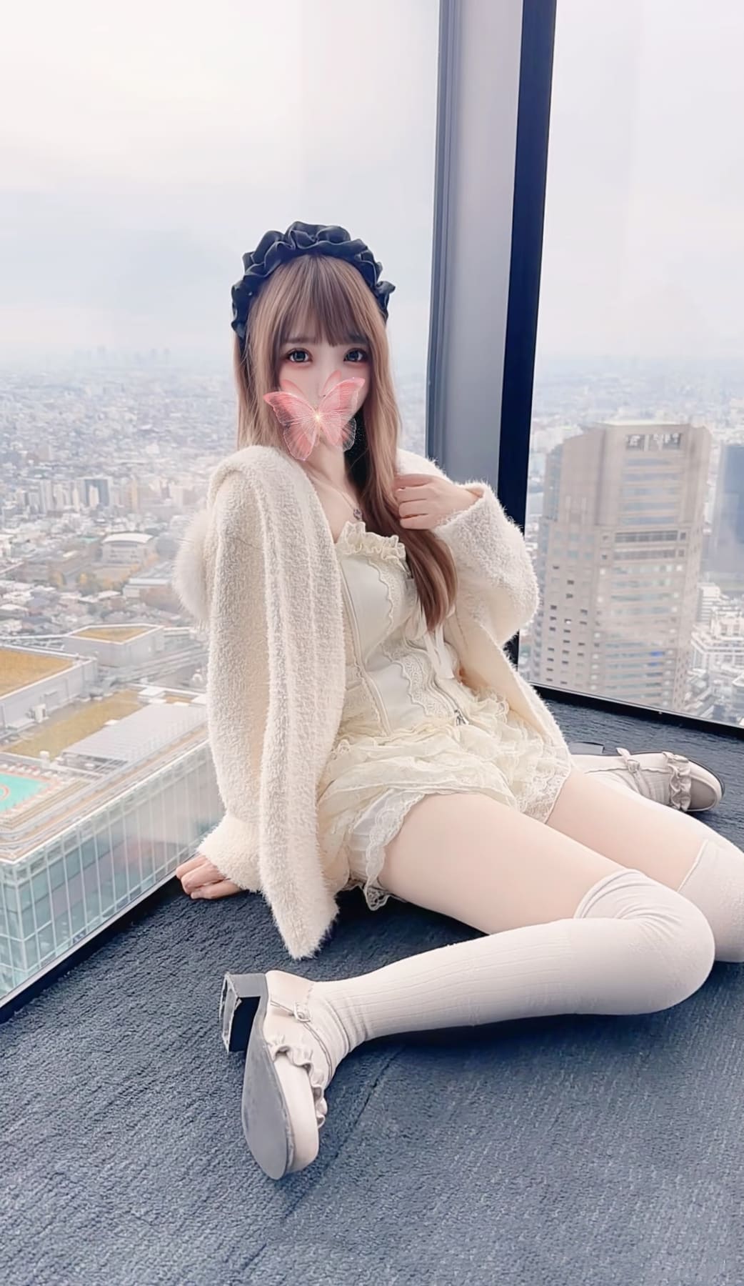 Anya — photo 2 of 3