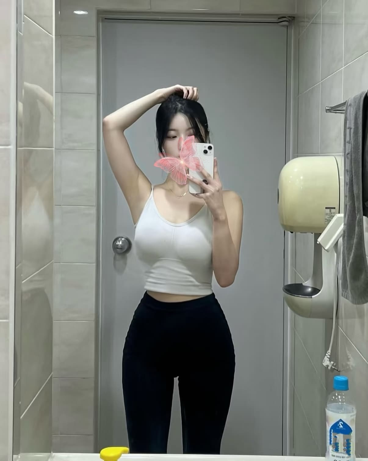Mong — photo 4 of 4